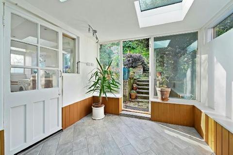 2 bedroom flat for sale, Whitehall Park  Whitehall Park Conservation Area N19 3TS