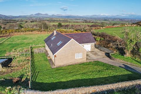 undefined, Henllys Isaf, Llanbedrog