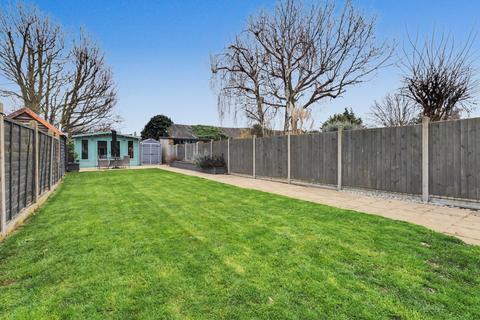 3 bedroom semi-detached house for sale, Thorpedene Gardens, Shoeburyness SS3