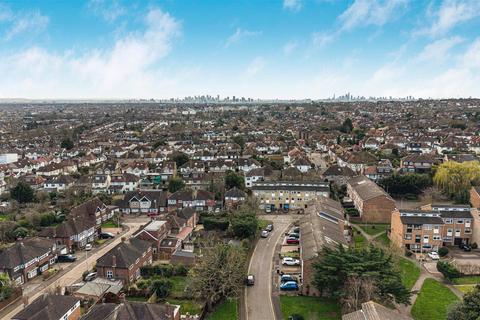 3 bedroom house for sale, Glen Crescent, Woodford Green