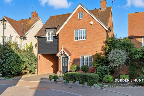 3 bedroom detached house for sale, The Gables, Ongar, CM5