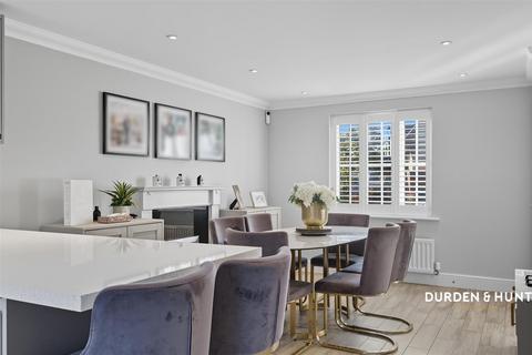 3 bedroom detached house for sale, The Gables, Ongar, CM5