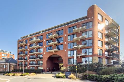 2 bedroom flat to rent, Thunderer Walk London SE18