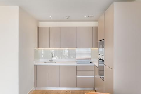 2 bedroom flat to rent, Thunderer Walk London SE18