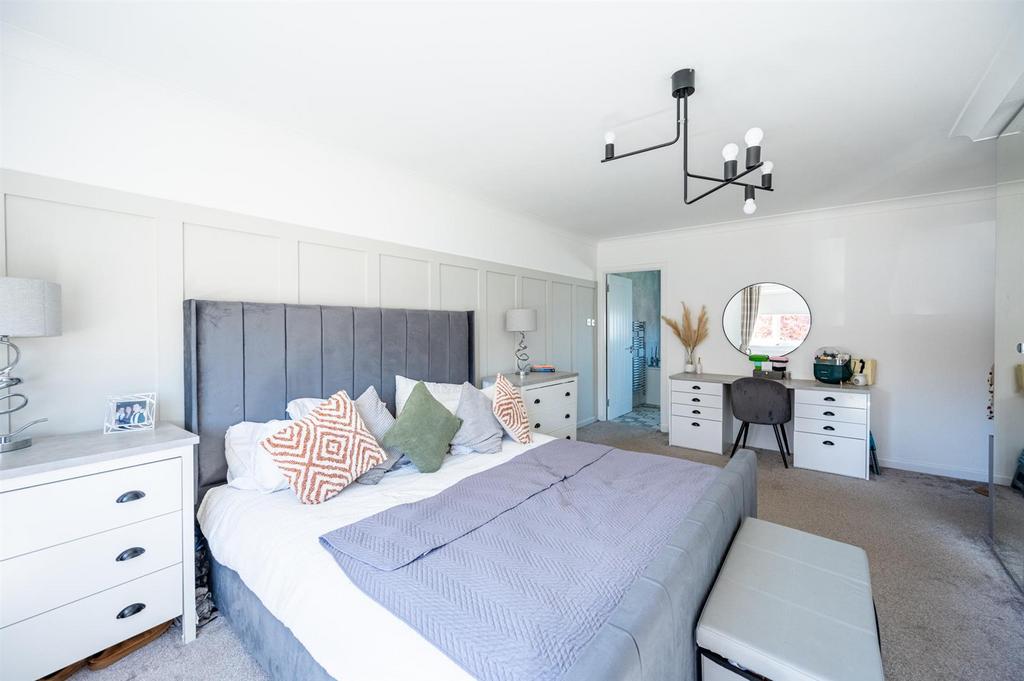 Bed 1 (3).jpg