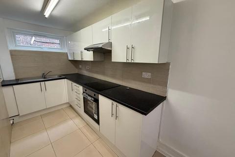 4 bedroom terraced house to rent, Falconer Walk, London