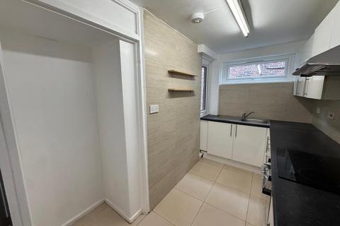4 bedroom terraced house to rent, Falconer Walk, London