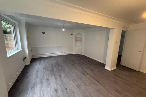 4 bedroom terraced house to rent, Falconer Walk, London
