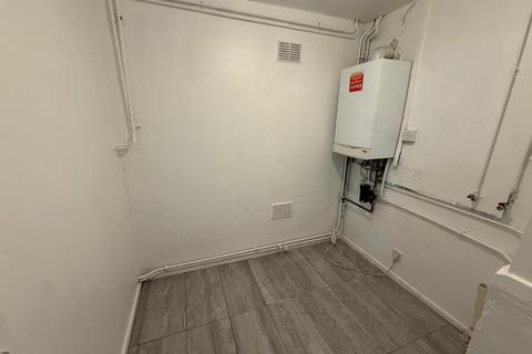 4 bedroom terraced house to rent, Falconer Walk, London