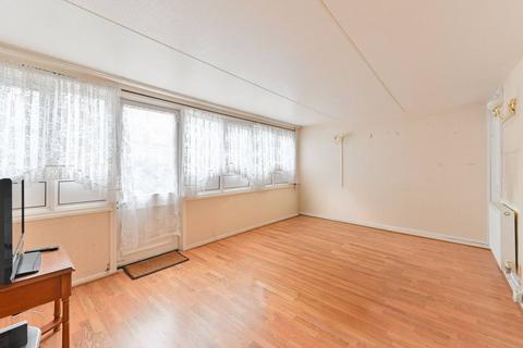 4 bedroom flat for sale, Bolton Court, Battersea, London, SW11