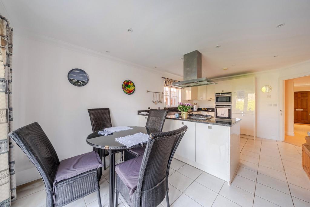 Kitchen/Dining