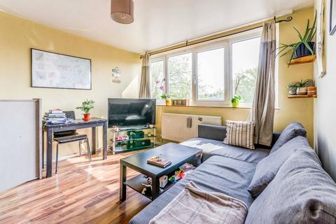1 bedroom flat to rent, Upper Hawkwell Walk, Islington, London, N1
