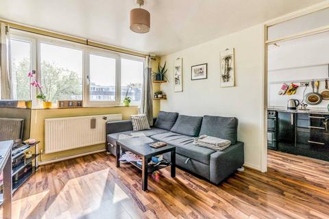 Upper Hawkwell Walk, Islington, London, N1