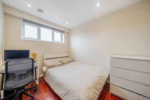 2 bedroom flat for sale, Gartmoor Gardens, Southfields, SW19