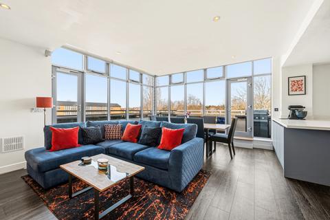 2 bedroom apartment for sale, Lamberts Road, Surbiton KT5