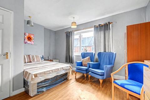 1 bedroom flat to rent, Percival Road, Sherwood, Nottingham, NG5 2EY
