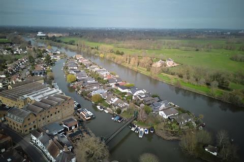 undefined, The Island, Thames Ditton, KT7