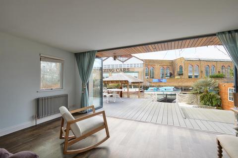 undefined, The Island, Thames Ditton, KT7