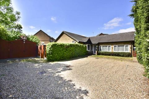 3 bedroom detached bungalow for sale - Clive Close, Potters Bar, EN6