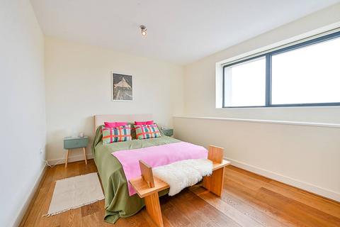 undefined, Great West Road, Ravenscourt Park, London, W6