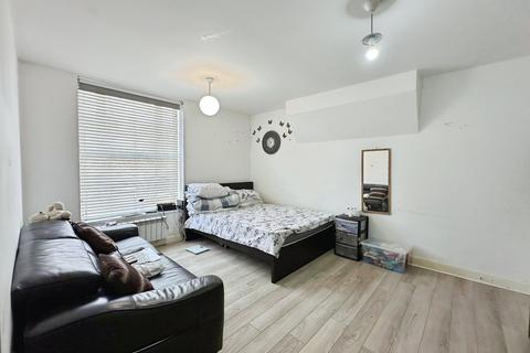 2 bedroom apartment for sale, Barking Road, London E13