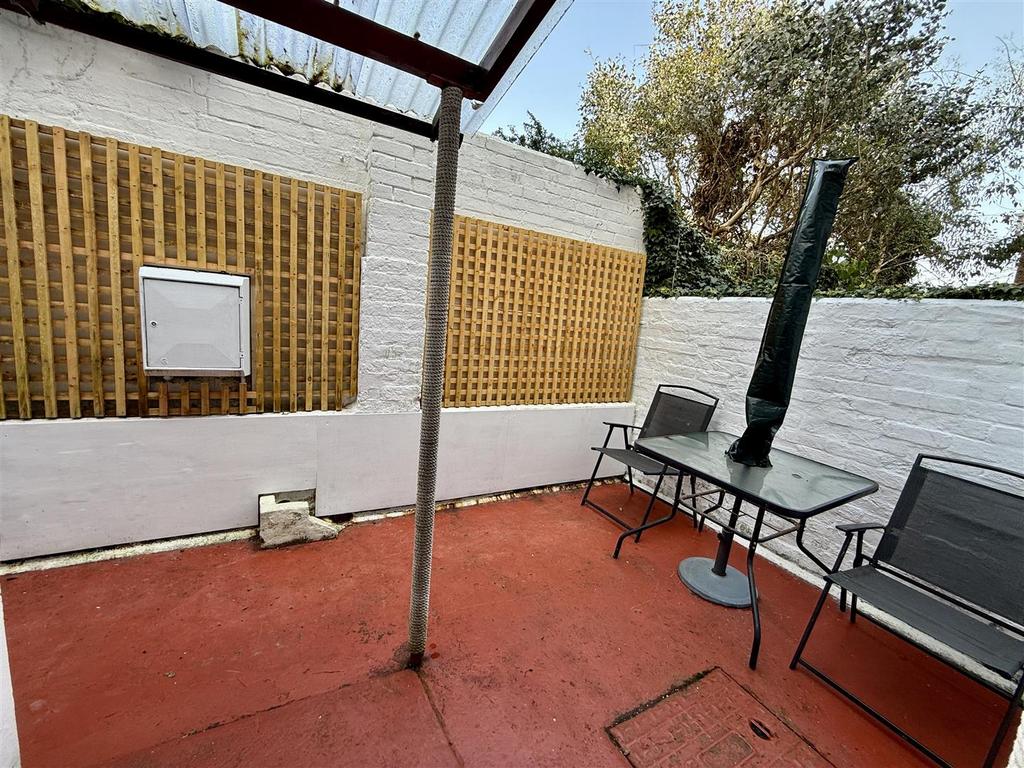 Courtyard Garden: