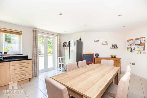4 bedroom detached house for sale, Canberra Close, Christchurch, BH23 2