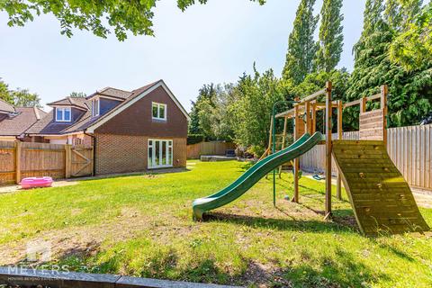 4 bedroom detached house for sale, Canberra Close, Christchurch, BH23 2
