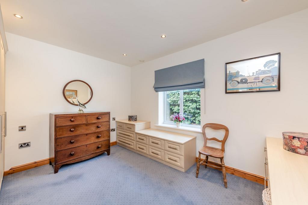 Master dressing room