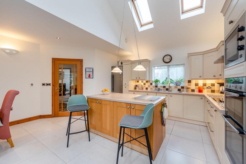 Kitchen/dining/living room