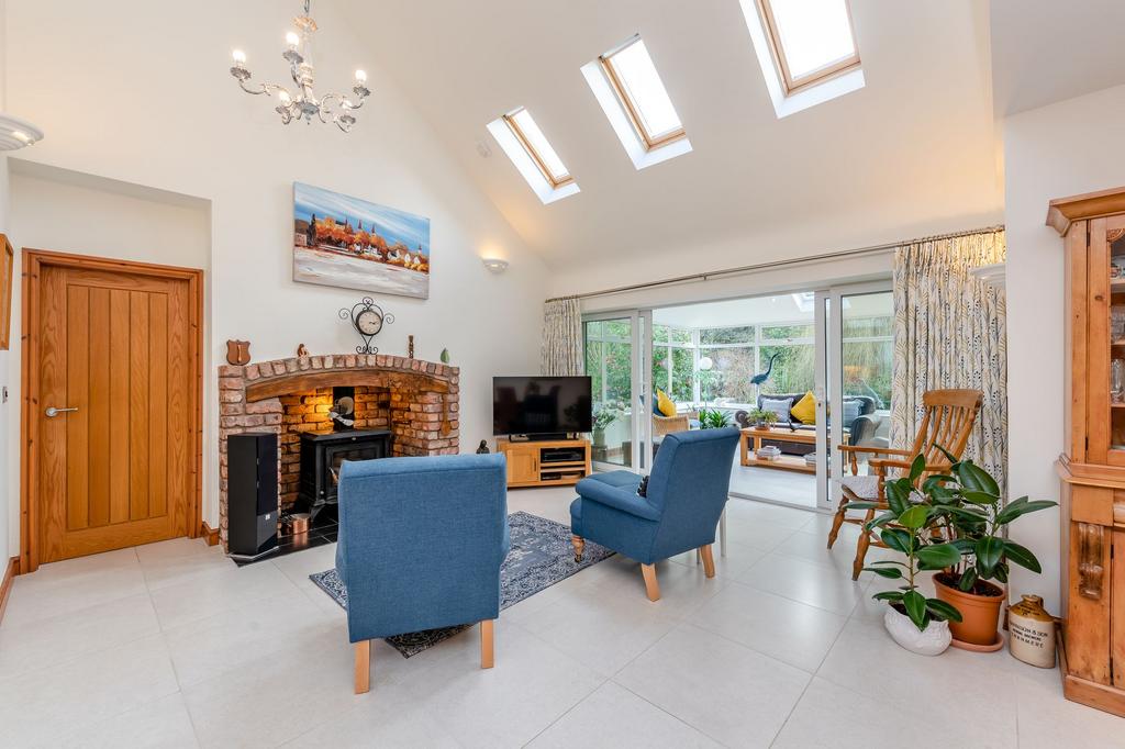 Kitchen/dining/living room
