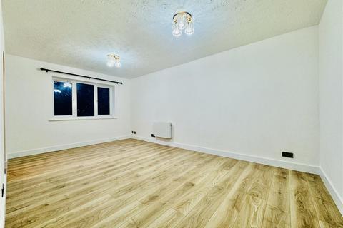1 bedroom apartment to rent, Gade Close, Rickmansworth Road, Watford