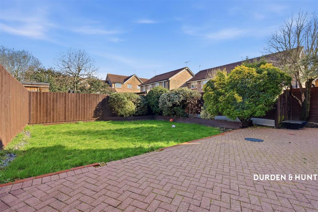 Merlin Close
