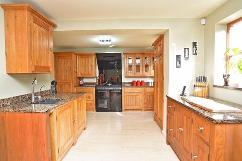 4 bedroom detached house for sale, Otley Road, Killinghall, HG3