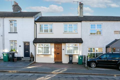 3 bedroom terraced house to rent, Pinner Road, WD19, Bushey, Watford, WD19