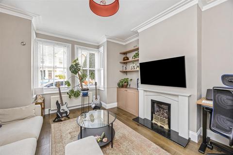 2 bedroom flat for sale, Ham Road, East Worthing, West Sussex, BN11 2QU