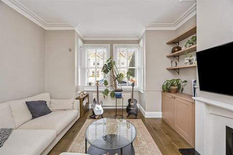 2 bedroom flat for sale, Ham Road, East Worthing, West Sussex, BN11 2QU