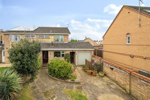 3 bedroom semi-detached house for sale, Mowbray Crescent, Stotfold, Hitchin, SG5