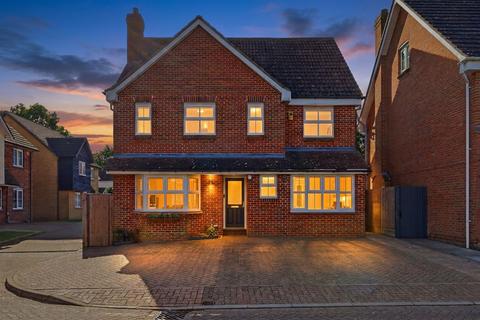 5 bedroom detached house for sale, Coulter Mews, Billericay, CM11