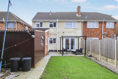 4 bedroom semi-detached house for sale, Wordsworth Avenue, Lanesfield, Wolverhampton