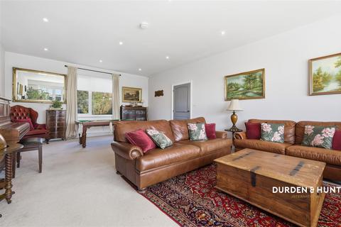 undefined, Traps Hill, Loughton, IG10