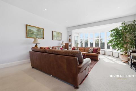 undefined, Traps Hill, Loughton, IG10