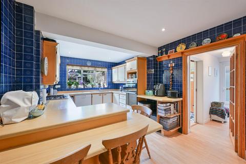 4 bedroom detached house for sale, Colcokes Road, Banstead