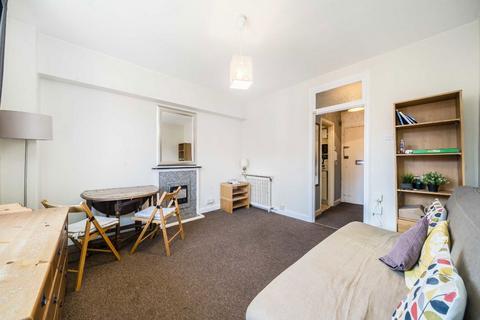 1 bedroom flat to rent, Hamlet Gardens, London W6