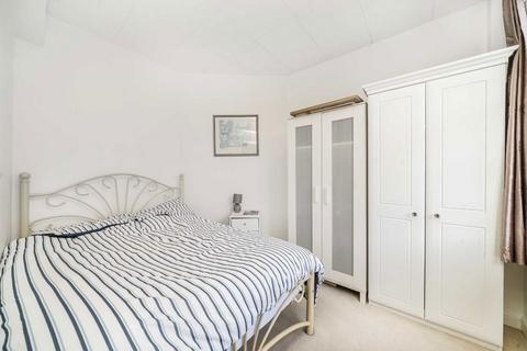 1 bedroom flat to rent, Hamlet Gardens, London W6