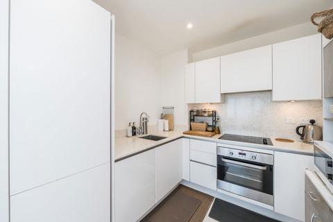 2 bedroom flat to rent, Prince Regent Road, Hounslow TW3