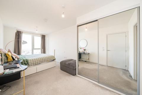 2 bedroom flat to rent, Prince Regent Road, Hounslow TW3