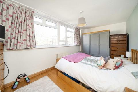 3 bedroom maisonette for sale, Chatham Road, London SW11