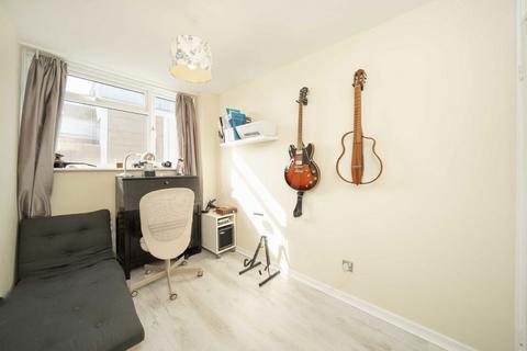 3 bedroom maisonette for sale, Chatham Road, London SW11
