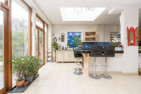 5 bedroom house for sale, Holmesdale Road, Teddington TW11